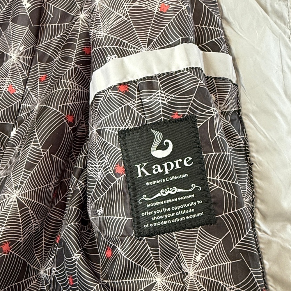 Kapre Puffer Jacket - Picture 8 of 10